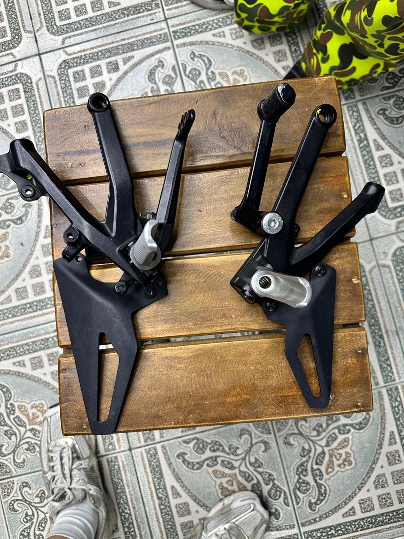 Ducati rear set (Category: Body Parts and Accessories) located in Pasig City. Submitted by afrancis26 (Listing ID 1411988508, Image 1). Description: Ducati rear set switched to hiroshi thats why i sell.