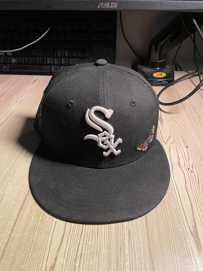 Felt x MLB Chicago White Sox 59Fifty Cap (Category: Caps & Hats) located in Manila. Submitted by threadsvault__ (Listing ID 1412123002, Image 1). Description: 7 1/8 9.8/10 condition Needs Cleaning Nakatambak lang Authentic.