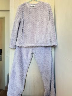 （分類：）位於 。 由 declutterwithr_x 提交（商品編號 1412035111，圖片 1）。簡介： 。