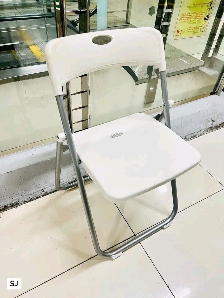 Folding Table (Category: Chairs) located in Manila. Submitted by micoooy (Listing ID 1412039416, Image 3). Description: .