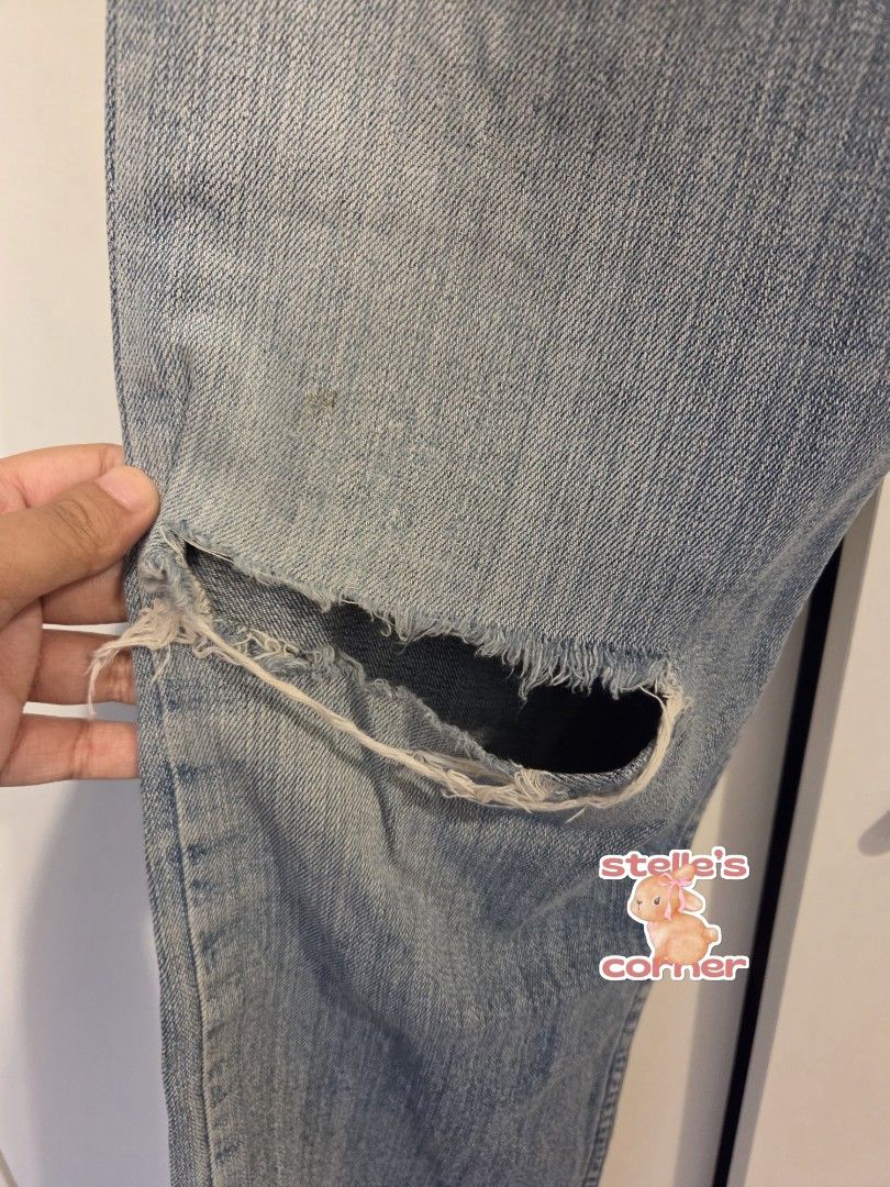 FREEGO Light Blue Ripped Denim Jeans (Category: Jeans) located in Quezon City. Submitted by stelles.corner (Listing ID 1412027266, Image 3). Description: FREEGO Light Blue Ripped Denim Jeans - Php 300 Brand: FREEGO Size: Waistline 32 Issues: None Pretty hardware details! ✨️ 📍Location: Quezon City, Metro Manila 💳 Mode of Payment (MOP): Bank Transfer or GCash (payment first basis) 🚚 Mode of Delivery (MOD): Lalamove, GrabExpress (Same Day Deliver