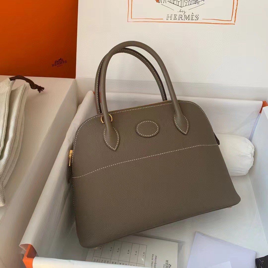 Hermes Bolide 27 Epsome Leather Etoup (Category: Luxury Bags & Wallets) located in Pasig City. Submitted by wmsbags_2 (Listing ID 1412071961, Image 1). Description: Available VIP HANDMADE ✅Perfect workmanship ✅Fully hand stitched ✅Fine stamp & Code ✅100% Hardware materials structured ✅Real Leather ✅We do deliver (any) ✅ or meet up ( metro manila area) ✅We shipp all nationwide ✅Complete Inclusion MODE OF PAYMENT 📌CREDIT CARD & Cash accepted 📌Gca