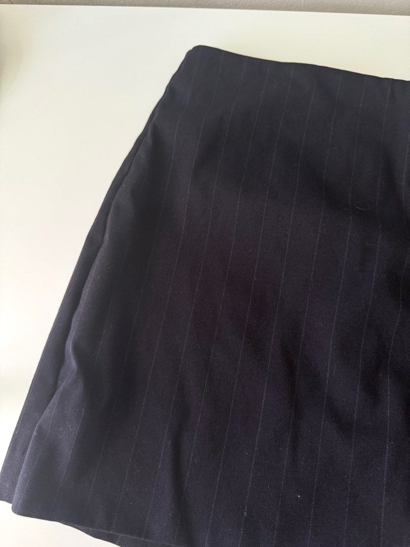 H&M Black Skort (Category: Other Bottoms) located in Muntinlupa City. Submitted by alexstufff (Listing ID 1411990433, Image 2). Description: Used only once. Still in new condition RFS: Already have something similar .