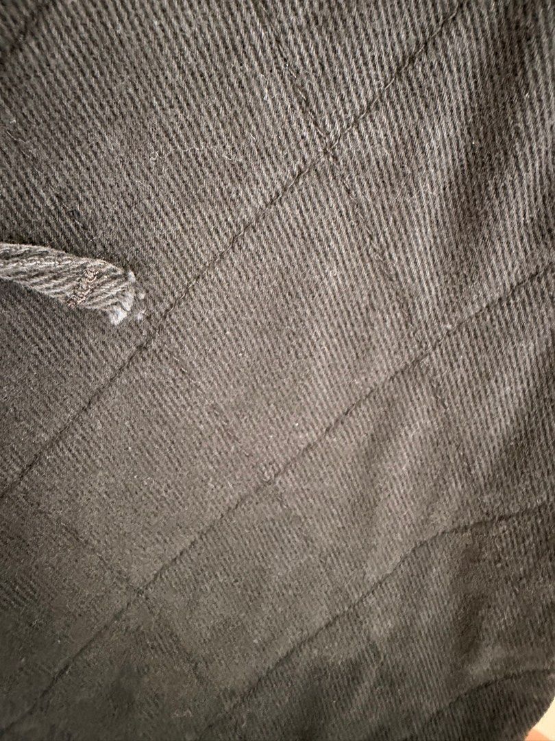H&M Divided Quilted Vest - Size S (Category: Coats, Jackets and Outerwear) located in Paranaque City. Submitted by projectminimalist (Listing ID 1411959119, Image 3). Description: Washed and unworn .