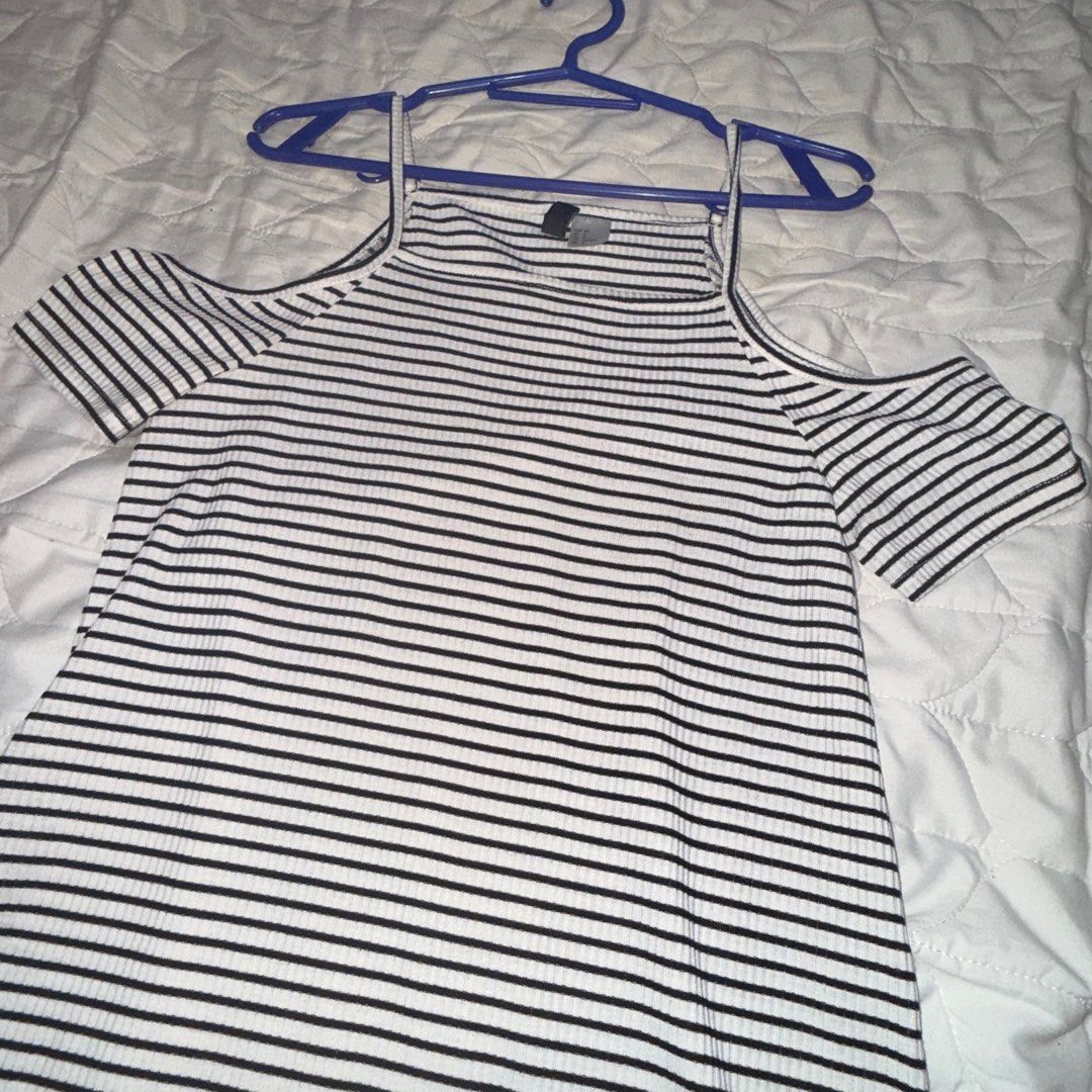 H&M Halter Off Shoulder Dress (Category: Dresses) located in Bacoor. Submitted by heyise (Listing ID 1412137417, Image 2). Description: .
