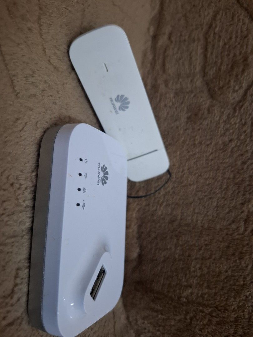Huawei WiFi Router AF23 and Unlocked Huawei USB 4G Modem E3372h-153 ...