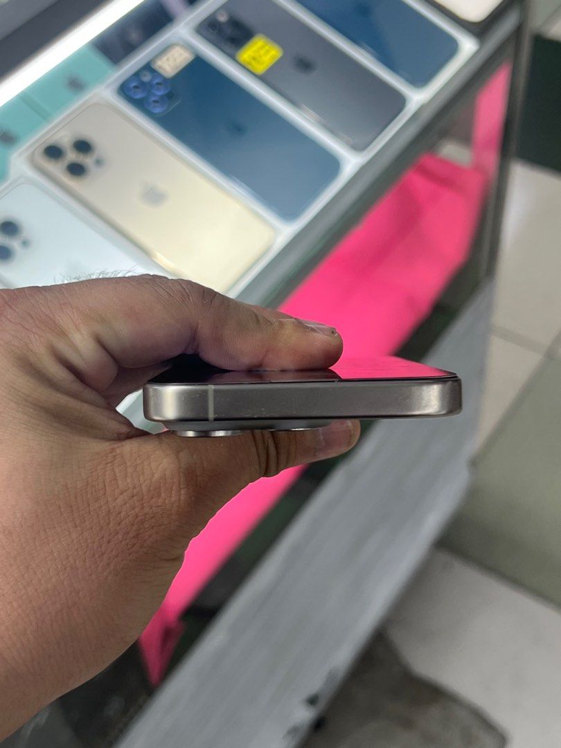 IPHONE 15 PRO 256GB OPENLINE (Category: iPhone 15 Series) located in San Juan City. Submitted by dokiee2001 (Listing ID 1412068238, Image 3). Description: IPHONE 15 PRO 256 GB COMES WITH- ORIG BOX CABLE CASE TEMPERED GLASS OPEN FOR SWAP.