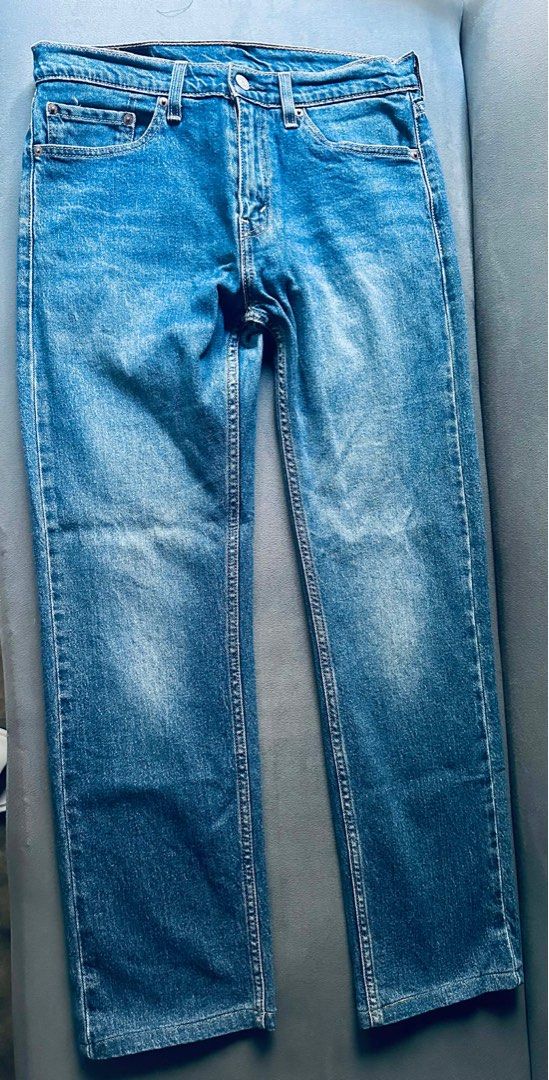 Preloved Levi's 505 Men's Jeans - W29 (Category: Jeans) located in Mandaluyong City. Submitted by Laurice (Listing ID 1411986279, Image 2). Description: - Levi's 505 men's jeans - Classic blue wash - Waist: 29 inches - Length: 38.8 inches - Iconic Levi's red tab and back pocket design - Tag visible Meet up: 📍sm caloocan 📍kai mall 📍watsons nodado hospital .
