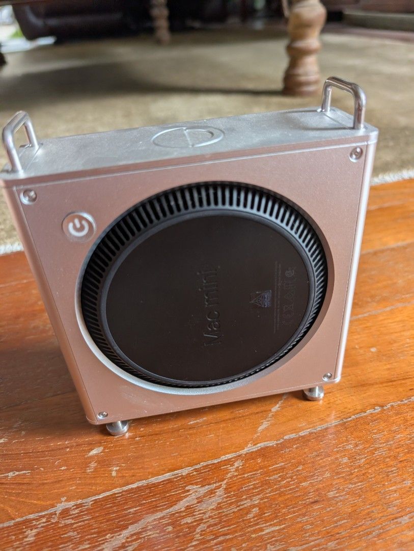 Mac Mini M4 (Category: Desktops) located in Singapore. Submitted by fishfries1394883 (Listing ID 1412011069, Image 3). Description: Like new condition M4/16/256 Warranty until June 2026 Comes with full box and mac pro casing.