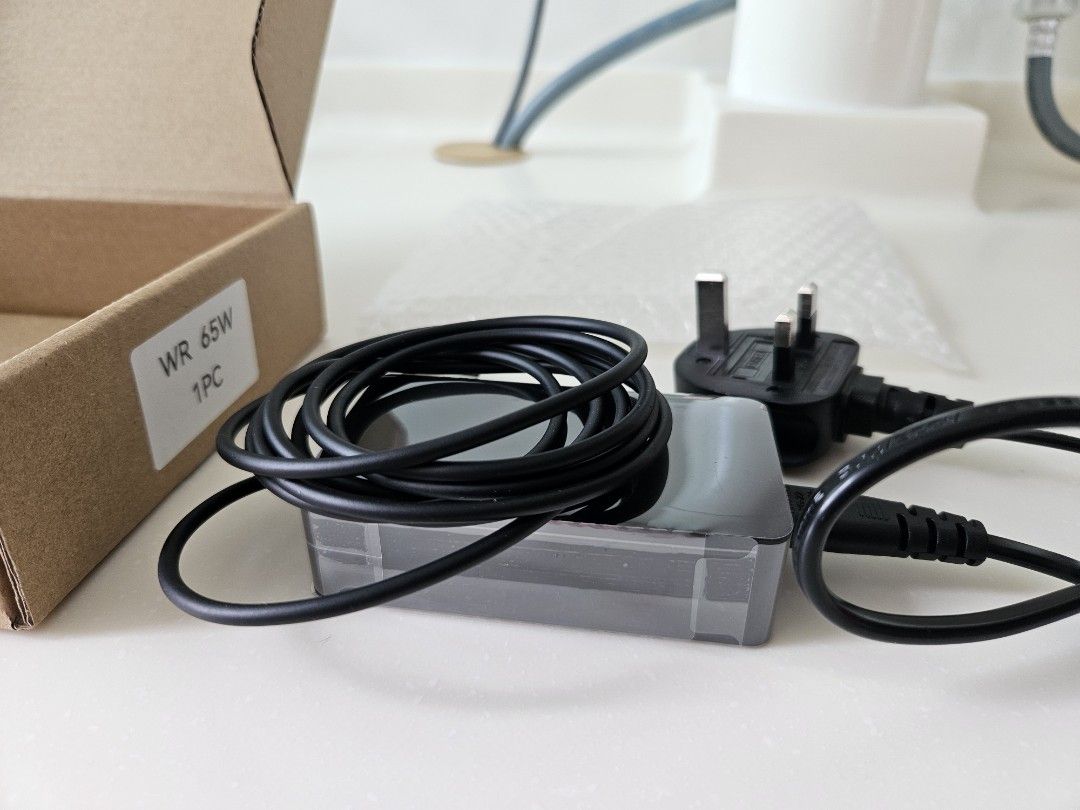 Microsoft Pro Charger406049803479951361