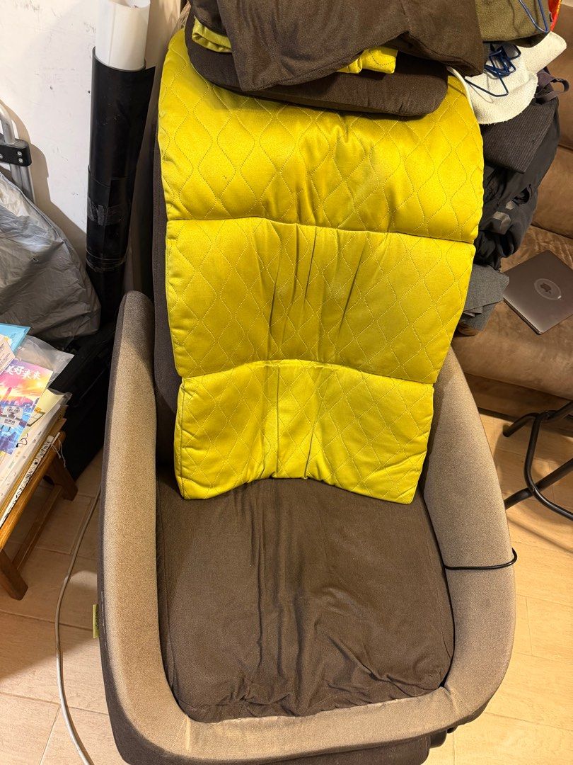 Osim 按摩椅massage chair, 傢俬＆家居, 傢俬, 其他家居傢俬- Carousell