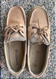 (Category: ) located in . Submitted by declutteringsaleitems (Listing ID 1411991830, Image 1). Description: .