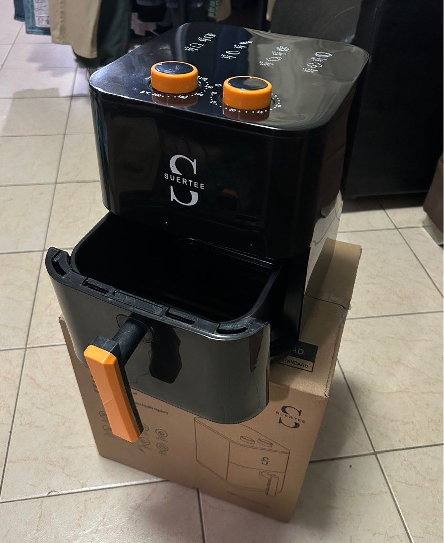 Suertee Air Fryer AF-4202 (Category: Fryers) located in Quezon City. Submitted by celestehh (Listing ID 1412039959, Image 2). Description: Condition: Never been used, Brand new. Comes with original box. Price: 1,100 MOP: Gcash or bank transfer MOD: (Shouldered by buyer) LOC: Quezon City RFS: Need space - No refunds - Kindly manage your expectations .