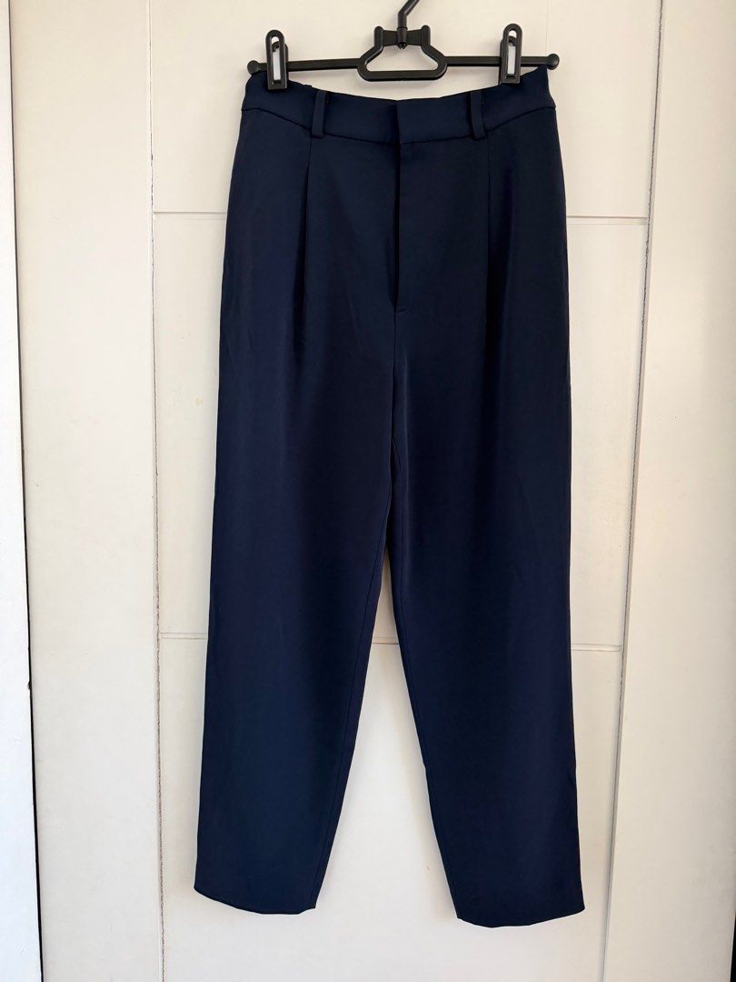 Uniqlo Navy Blue Pants - Size S (Category: Other Bottoms) located in Paranaque City. Submitted by projectminimalist (Listing ID 1411959754, Image 2). Description: No flaws.