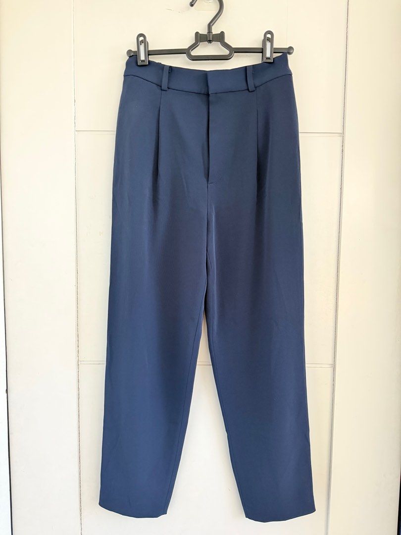 Uniqlo Navy Blue Pants - Size S (Category: Other Bottoms) located in Paranaque City. Submitted by projectminimalist (Listing ID 1411959754, Image 3). Description: No flaws.