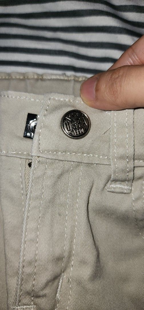 U.S. Polo Assn. Khaki Pants 2T (Category: Babies & Kids Fashion) located in Imus. Submitted by sashafame (Listing ID 1412078563, Image 3). Description: - U.S. Polo Assn. Khaki Pants - Size: 2T - Features: Button closure, two front pockets - Design: Classic - Material: Durable - Perfect for everyday wear.