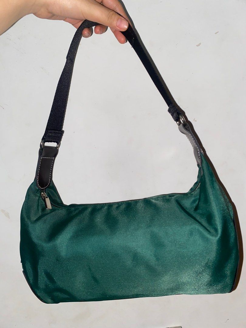 Vintage Geiger bowling/kili bag (Category: Shoulder Bags) located in Rizal. Submitted by wild.lastly (Listing ID 1412120915, Image 3). Description: Vintage Geiger bag super pretty in person .