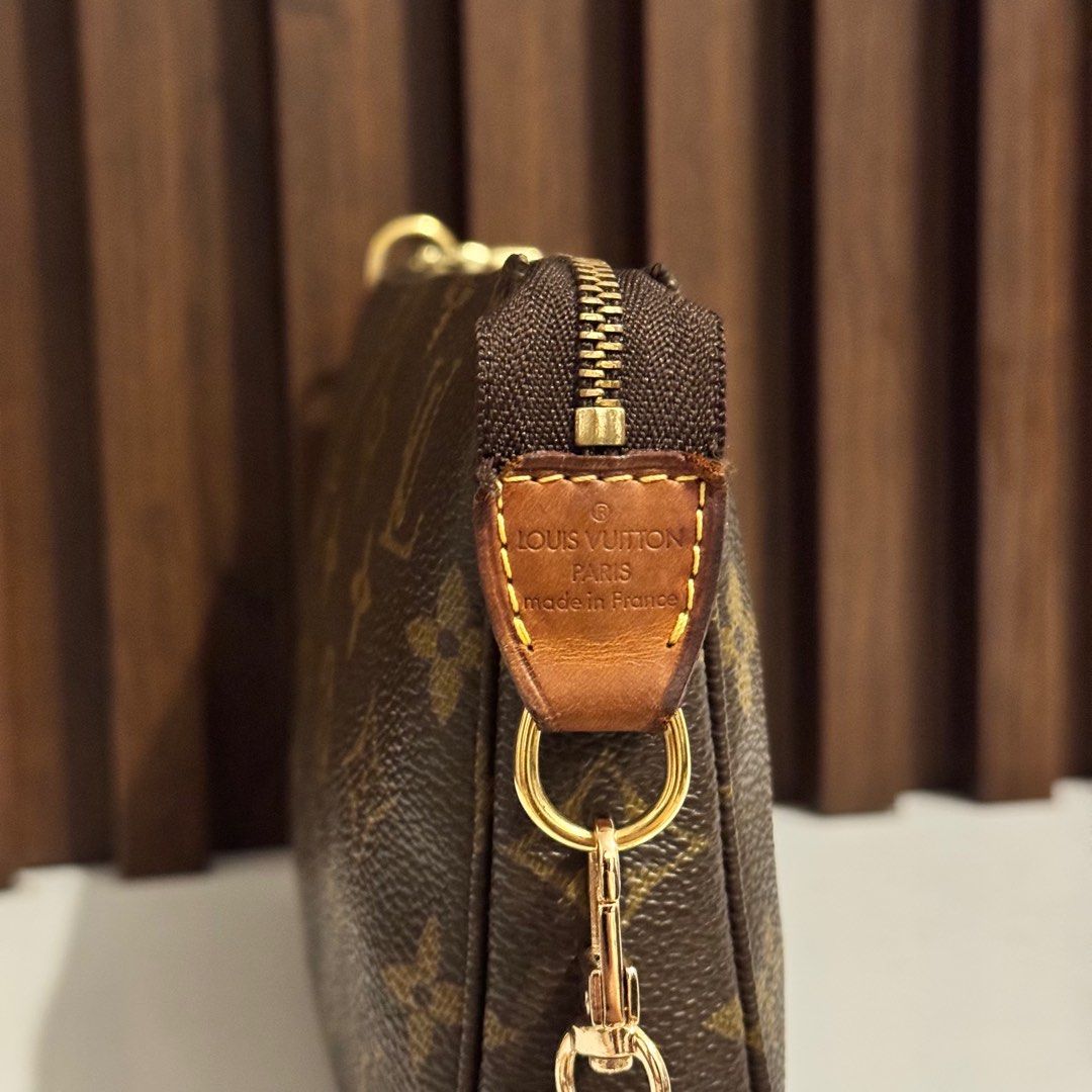 Vintage LV Pochette Accessoire (Category: Luxury Bags & Wallets) located in Manila. Submitted by 9901x (Listing ID 1412044272, Image 3). Description: bought for 28k on IG @luxurylaneph no leather strap included.
