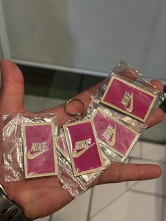 (Category: ) located in . Submitted by poorsitiveletsthrift (Listing ID 1412122896, Image 1). Description: .