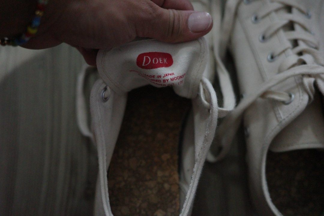 White Canvas Sneakers (Category: Sneakers) located in Santa Rosa. Submitted by mooseproject (Listing ID 1412058132, Image 2). Description: - Classic white canvas sneakers - Lace-up design - Brown interior lining - Clean and ready to wear - Perfect for everyday use.