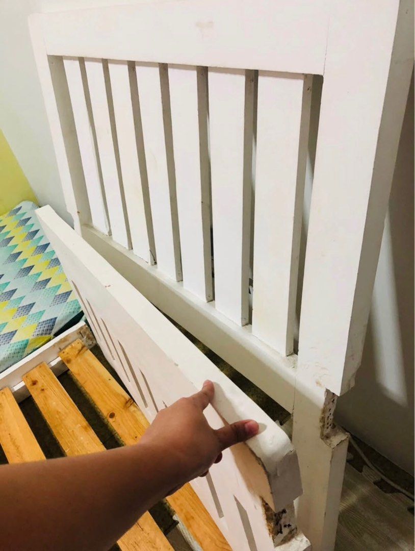 Wooden single Bedframe for sale (Category: Bed Frames & Mattresses) located in Pasig City. Submitted by mikhaelacollection (Listing ID 1412040397, Image 3). Description: Heavy wood With signs of usage. Pwede rin i-repaint Location: Pasig.