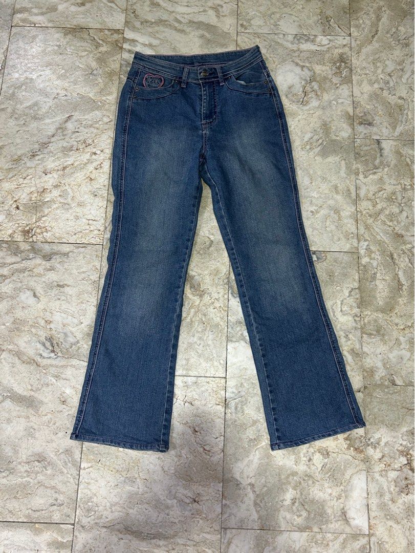 2000s vintage mid waist bootcut jeans (Category: Jeans) located in Manila. Submitted by lostandfoundbyk (Listing ID 1412306092, Image 1). Description: 💌 e jazz jeans — 2000s vintage bootcut, mid waist jeans w/ pink details 🧺 ready to wear 🪡 no defects! 🧷 waist: 26” length: 38” ✨ 2000s vintage mid waist boot cut jeans, flare jeans, rory gilmore, y2k 📬 mop: gcash 📦 mod: lalamove / gogoxpress (buyer shoulders shipping fee) price is negotiable 