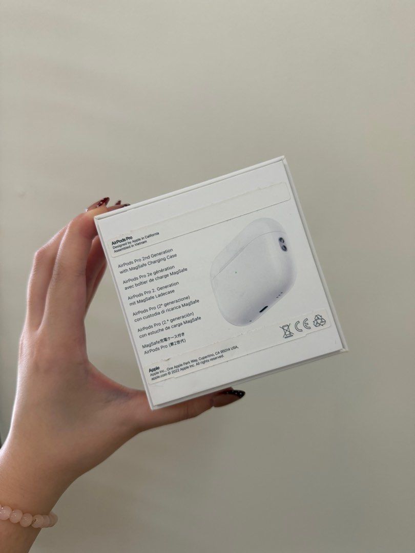 Apple AirPods Pro (2nd generation) (Category: Earphones) located in Quezon City. Submitted by shandre10 (Listing ID 1412191408, Image 2). Description: - Comes with original charger, box, and all ear tips. - Missing left AirPod (my dog got to it 😅). - Right AirPod works perfectly. - Has minor scratches from normal use. - Great if you need a replacement AirPod, want to use it as a single, or for parts. .
