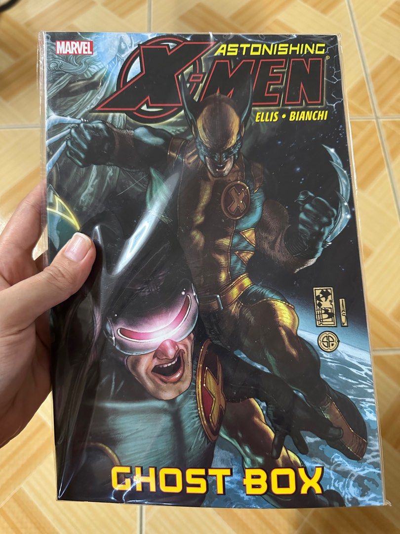 Astonishing X-Men Ghost Box (Category: Comics & Manga) located in Binan City. Submitted by elf.0000 (Listing ID 1412215272, Image 1). Description: P450.00 plus shipping cost Paperback Not guaranteed in mint condition Not recommended for mint collectors Payment via gcash Ship thru jnt or lalamove.