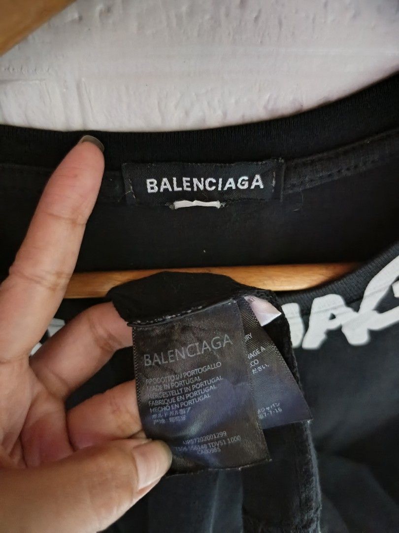Balenciaga Logo T-shirt (Category: Tshirts & Polo Shirts ) located in Goa. Submitted by kaye_dee (Listing ID 1412214492, Image 2). Description: - Balenciaga T-shirt - White logo design - Made in Portugal - Standard fit - Short sleeves - Comfortable fabric.