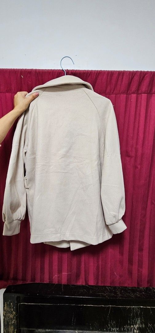 Beige Jacket (Category: Coats, Jackets and Outerwear) located in Plaridel. Submitted by _bbbfamous (Listing ID 1412161763, Image 2). Description: - Beige jacket - Long sleeves - Collared neckline - Two front pockets - Lightweight fabric - Versatile design.
