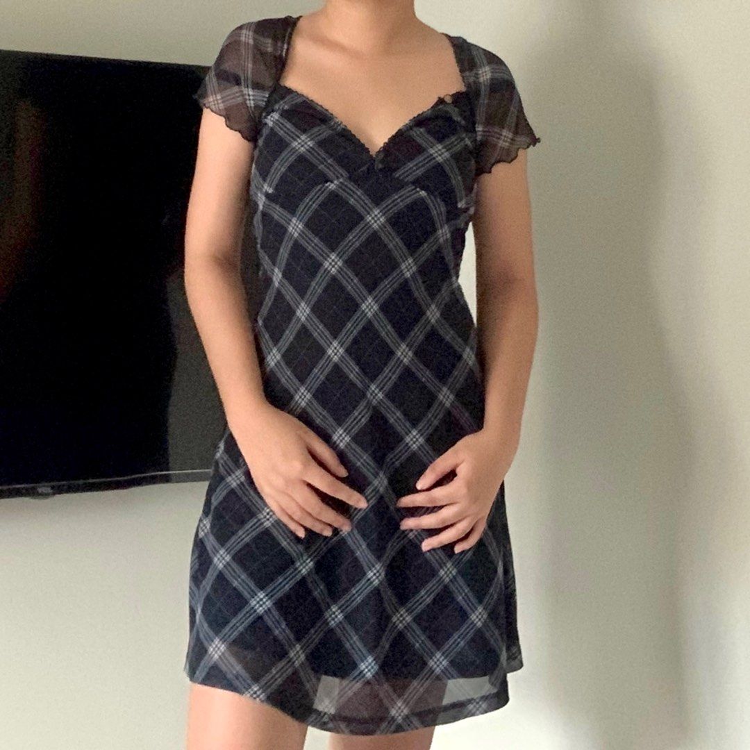 Black Grey H&M Gothic Dress (Category: Dresses) located in Manila. Submitted by farfromregularco (Listing ID 1412211330, Image 1). Description: Black H&M Dress They don't sell this anymore !! Still new, only washed & worn once RFS: not my style Size: Small / EU 36 Delivery Details: 📍MOA Pasay, Manila Payment: BPI / Gcash / COD Message me for meetups Shipping: Grab / Lalamove / MrSpeedy Message me for meetups. (LRT, MRT, Major Landmarks) Shipping