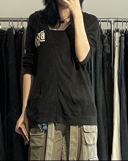 (Category: ) located in . Submitted by clothesfind (Listing ID 1412304518, Image 1). Description: .