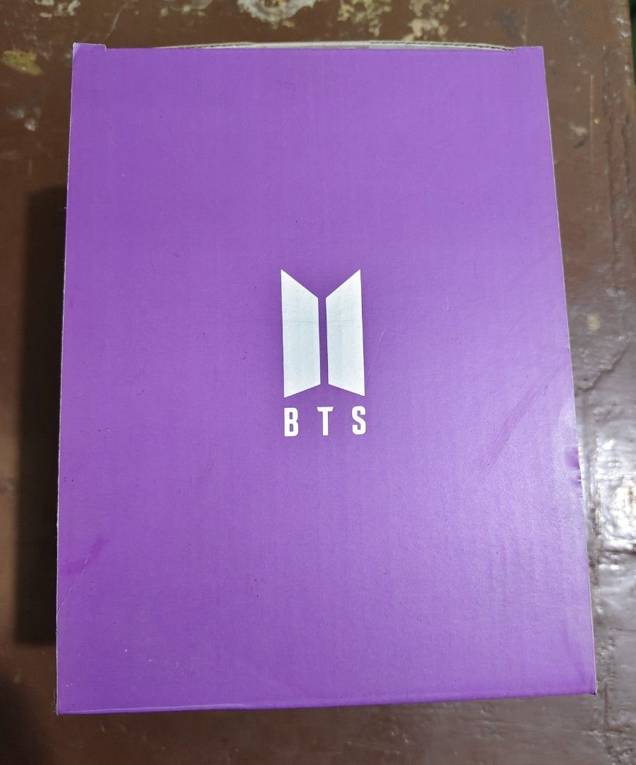 BTS Official Clock merch box 9 (Category: Clocks) located in Quezon City. Submitted by angieoh7 (Listing ID 1412151662, Image 1). Description: - Official BTS clock - Brand new, in original packaging - Includes complete photocard - Features BTS logo - Box has the number 09 printed on it - rfs : need funds for vetting of my furbaby.. this is from my personal collection.. unused/opened only .