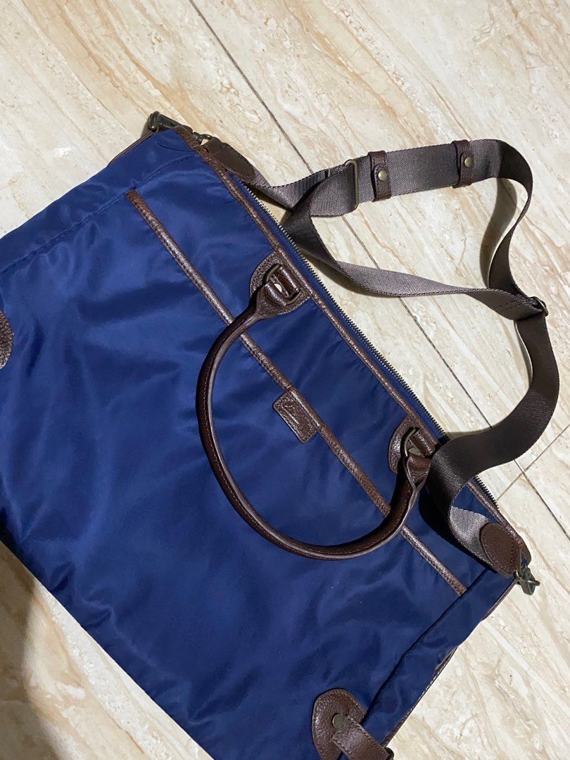 Cambrige Laptop documents office bag (Category: Laptop Bags & Sleeves) located in Rodriguez. Submitted by _denggg (Listing ID 1412301633, Image 2). Description: Cambridge In pristine condition :)) perfect for an office bag for documents and laptop still slightly nego. dm me, so we can negotiate :)) rfs: my mom needs to down size her bag collection na :)) .