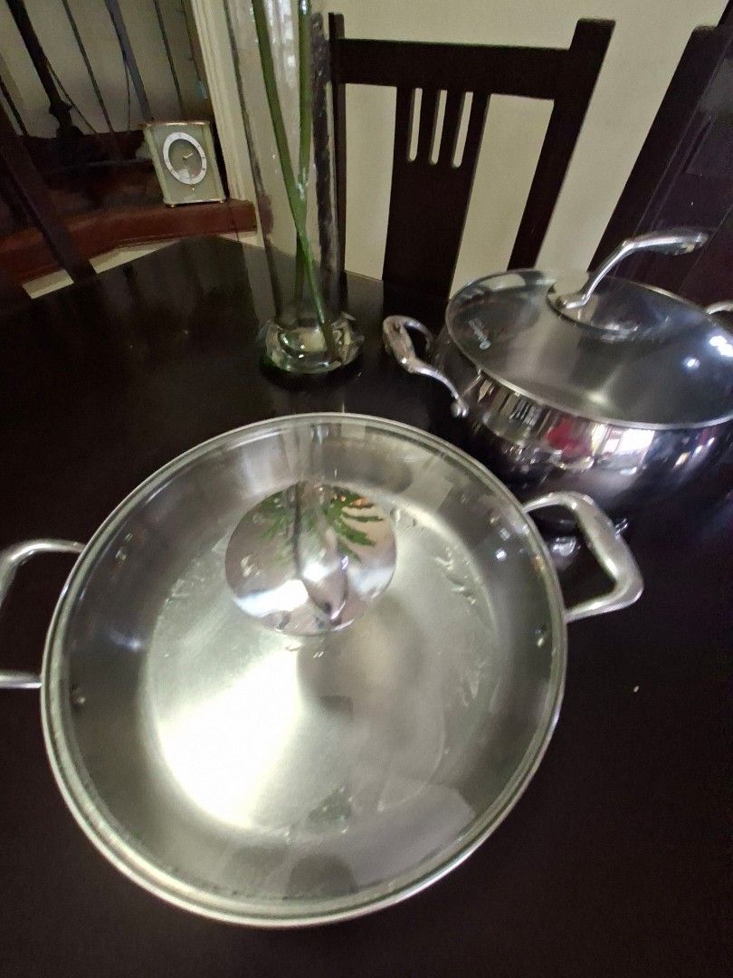 Chefseries by Tupperware Cookware Set (Category: Cookware & Accessories) located in Ilagan. Submitted by dbankerscloset (Listing ID 1412170399, Image 2). Description: - Chefseries by Tupperware cookware set. - Made of durable stainless steel. - Features a sleek, modern design. - Offers versatile cooking options. - Ideal for any kitchen. 15k each 2ok for 2.