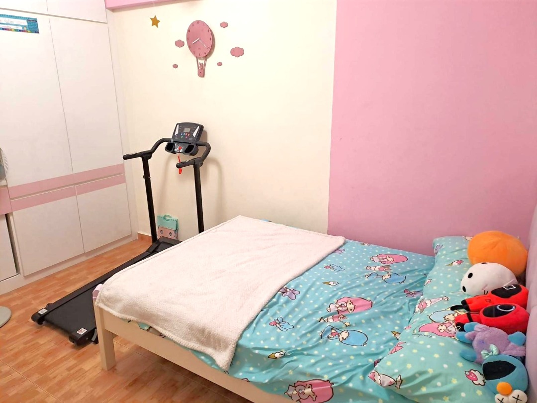 (Category: ) located in . Submitted by your_rental_specialist (Listing ID 1412188484, Image 1). Description: .