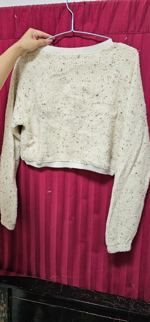 Cream Tweed Cardigan (Category: Coats, Jackets and Outerwear) located in Plaridel. Submitted by _bbbfamous (Listing ID 1412161589, Image 2). Description: - Cream-colored cardigan - Speckled design - Round neckline - Button-down closure - Long sleeves - Knit material.