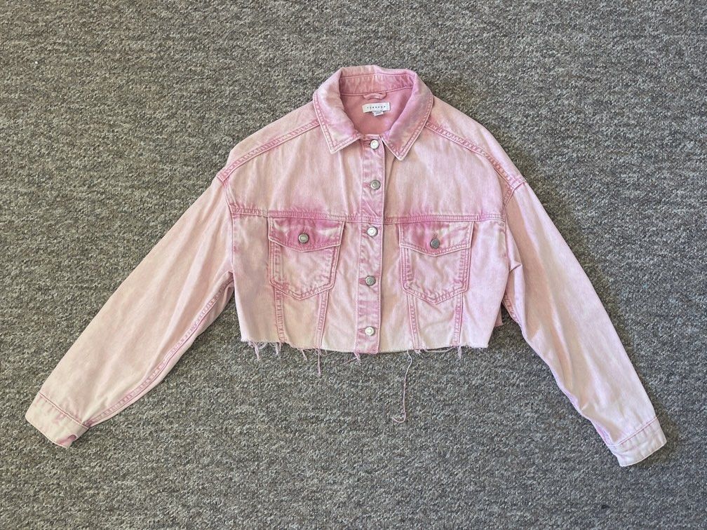 Denim Jacket (Category: Women's Clothes) located in Liverpool. Submitted by amraluckett (Listing ID 1412331079, Image 1). Description: Topshop Denim Jacket Size Uk8.
