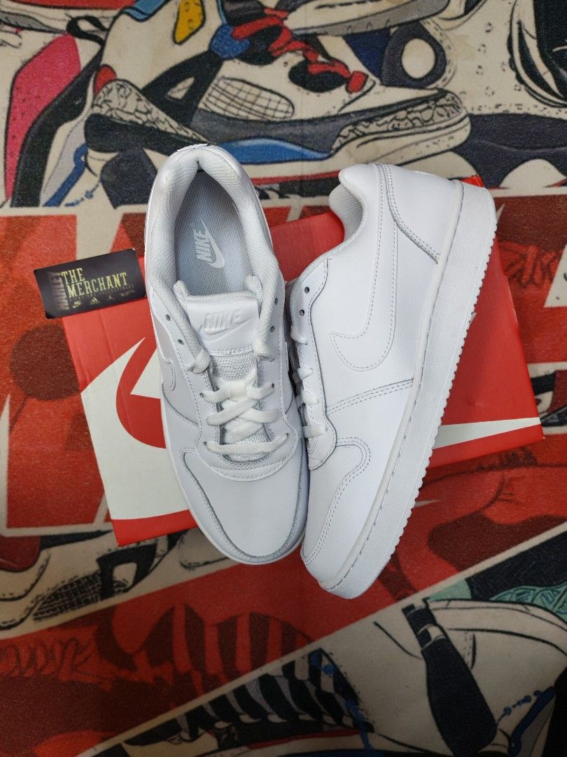 Ebernon Low Triple White (Category: Sneakers) located in Marikina City. Submitted by tm_harley (Listing ID 1412181775, Image 2). Description: 🎉2025 Year-end Sale! 🚨Ebernon Triple White Size 9 / 9.5 / 10 / 10.5 / 11 Men's Available ✅1,995 pesos each!! ❌4,295 SRP Send a DM for inquiries 📩 FB: Harley Villa FB Page: The Merchant - Kicks and Collectibles 📌Marikina City Location.