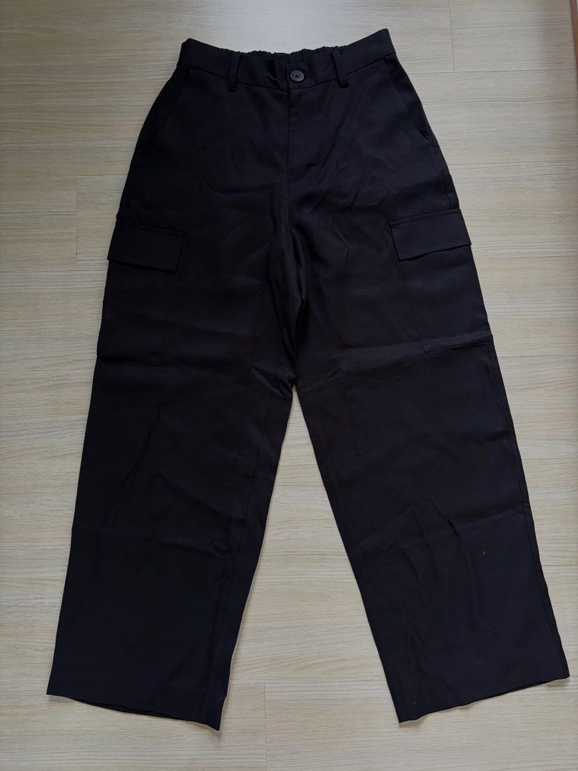 Forme Black Cargo Slacks Pants (Category: Jeans) located in Quezon City. Submitted by briesells (Listing ID 1412198961, Image 3). Description: RFS: Decluttering, doesn’t fit me. Negotiable! PM me (: Details: - Brand: for•me / forme - Size on tag: XS but fits size S-M - Color: black - Cargo style slacks: has two side pockets and two cargo pockets - Brand new WITH tag - No defects/issues. - No when worn pics. Does not fit me. See my account bio for