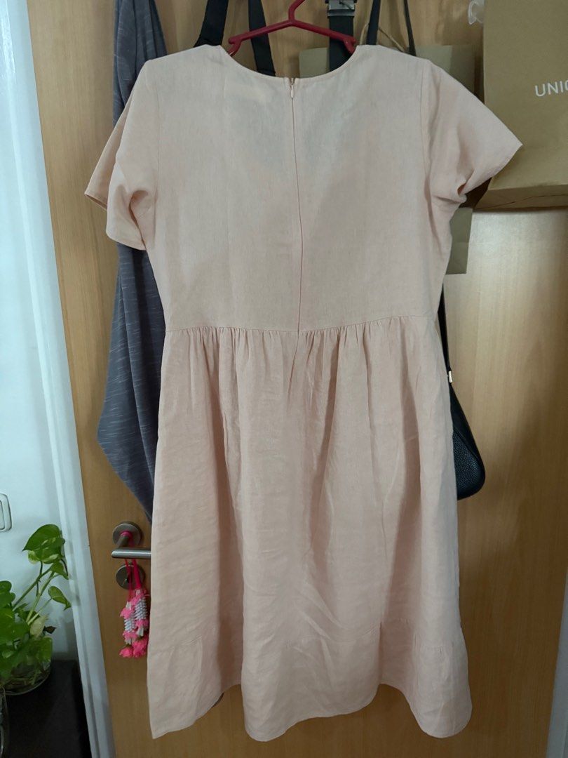 ForMe Reforme Linen Dress in S (Category: Dresses) located in Cabanatuan. Submitted by makeup_goodies (Listing ID 1412227140, Image 2). Description: Has pockets Color: peach Size: S RFS: a little too tight and too short on me.