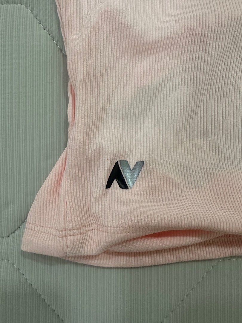 Gravity Active Harder Active Top (Category: Longsleeves) located in Manila. Submitted by clutterdeclutter (Listing ID 1412193880, Image 3). Description: Brand new Quick dry, breathable & stretchable fabric, with moisture-wicking properties. Perfect for workouts. Can be worn in 2 ways RFS: forgot I had this. Can’t fit post-partum body anymore Color: Baby Pink Size: Small Shipping fee c/o buyer.