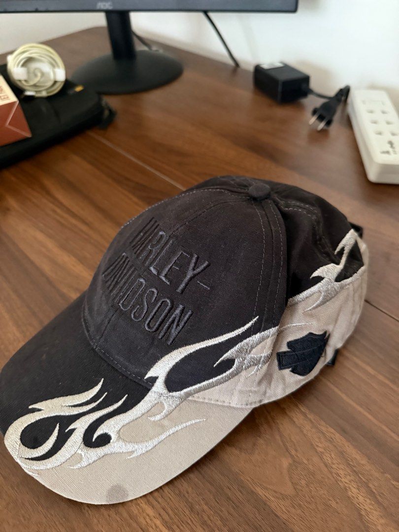Harley-Davidson Cap (Category: Caps & Hats) located in Mandaluyong City. Submitted by thingsrandom (Listing ID 1412330030, Image 1). Description: original Harley David cap.