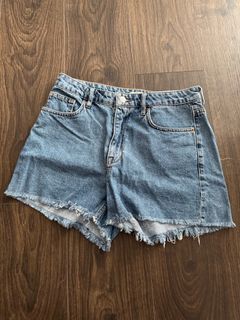 (Category: ) located in . Submitted by bellsells (Listing ID 1412214922, Image 1). Description: .