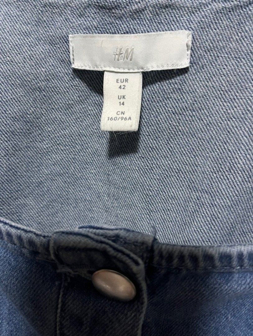 H&M denim romper (Category: Rompers) located in Cagayan de Oro. Submitted by stephgd (Listing ID 1412205788, Image 2). Description: .