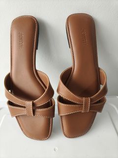 (Category: ) located in . Submitted by liketodressup (Listing ID 1412217015, Image 1). Description: .