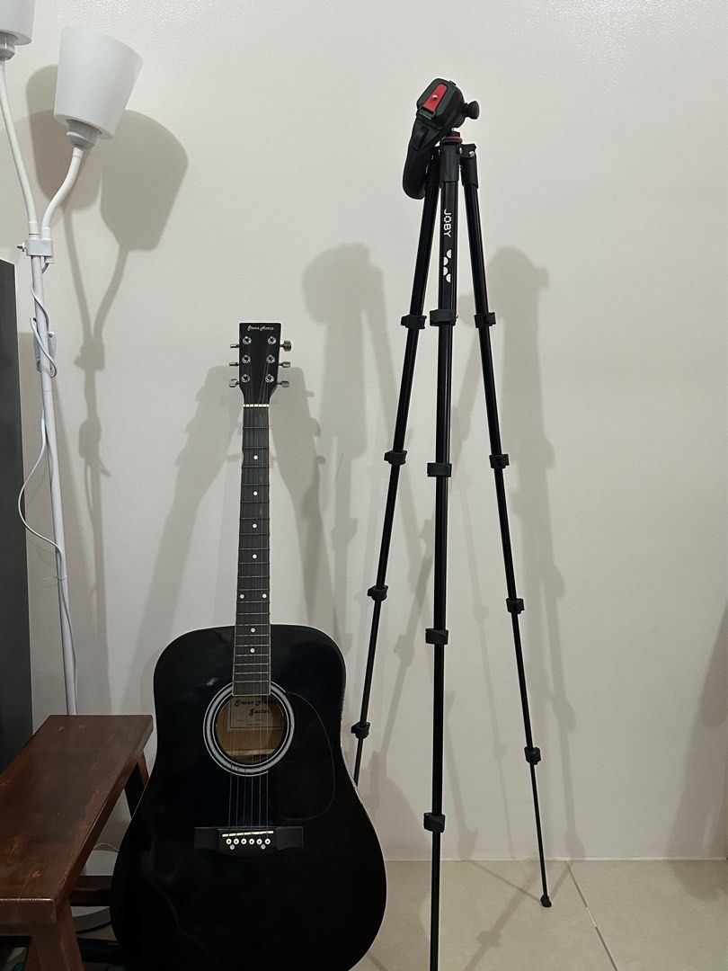 Joby Compact Action Tripod, Camera Tripod with Ball Head (Category: Tripods & Monopods) located in Makati City. Submitted by kayedelgado (Listing ID 1412237087, Image 3). Description: Used on one trip. Rfs: Decluttering COMPACT AND PORTABLE: The kit weighs only 1,6Kg, combines practical and portability factors with its 4 sections from 17.8”/45.3cm to 61”/155cm max heigh, smaller enough to help in a convenient travel VERSATILITY: With an integrate