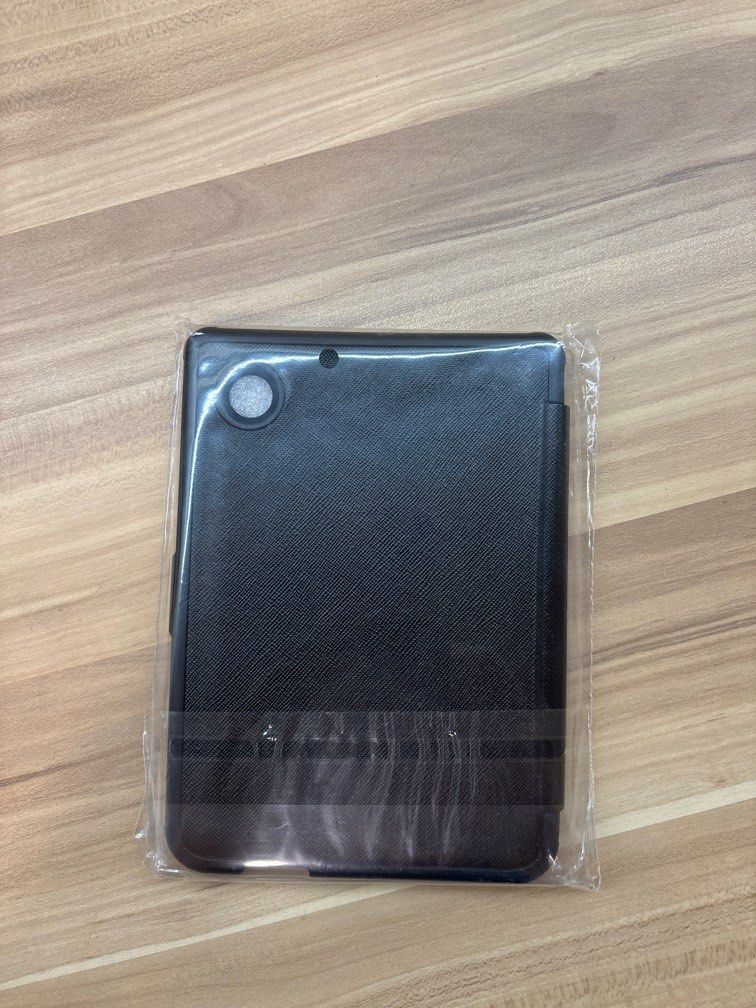 kobo clara cover (Category: Cases & Covers) located in Singapore. Submitted by valerie_04 (Listing ID 1412233649, Image 2). Description: .