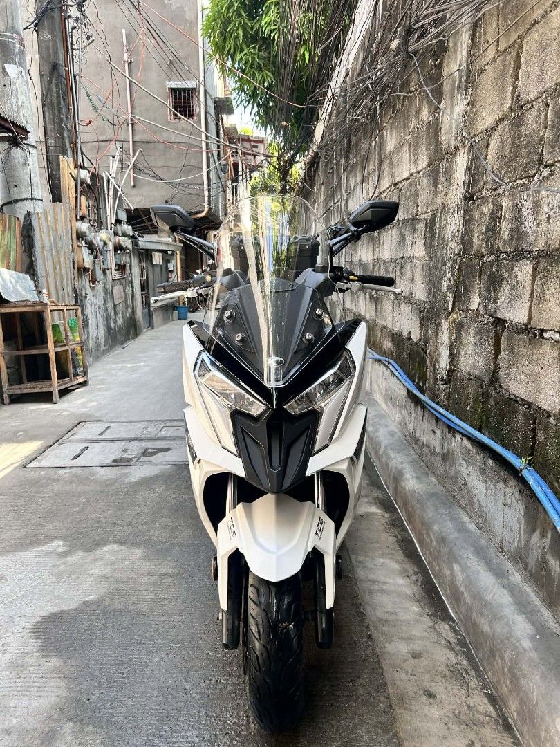 Kymco Dink R 150 Scooter (Category: Motorbikes for Sale) located in Manila. Submitted by mirandaaj491345 (Listing ID 1412174502, Image 1). Description: KYMCO DINK R 150 (Pearly White) 2024 model Registered until 2027 All stock (wala pang napalitang major parts) Alaga sa PMS Complete papers Orig OR/CR 11K+ odo 1st owner Upgrades: Ceramic coated worth 6K K3 rack bracket worth 2K HNJ Top box worth 2K New Fly ball Kaka change oil lang Location: Tagui