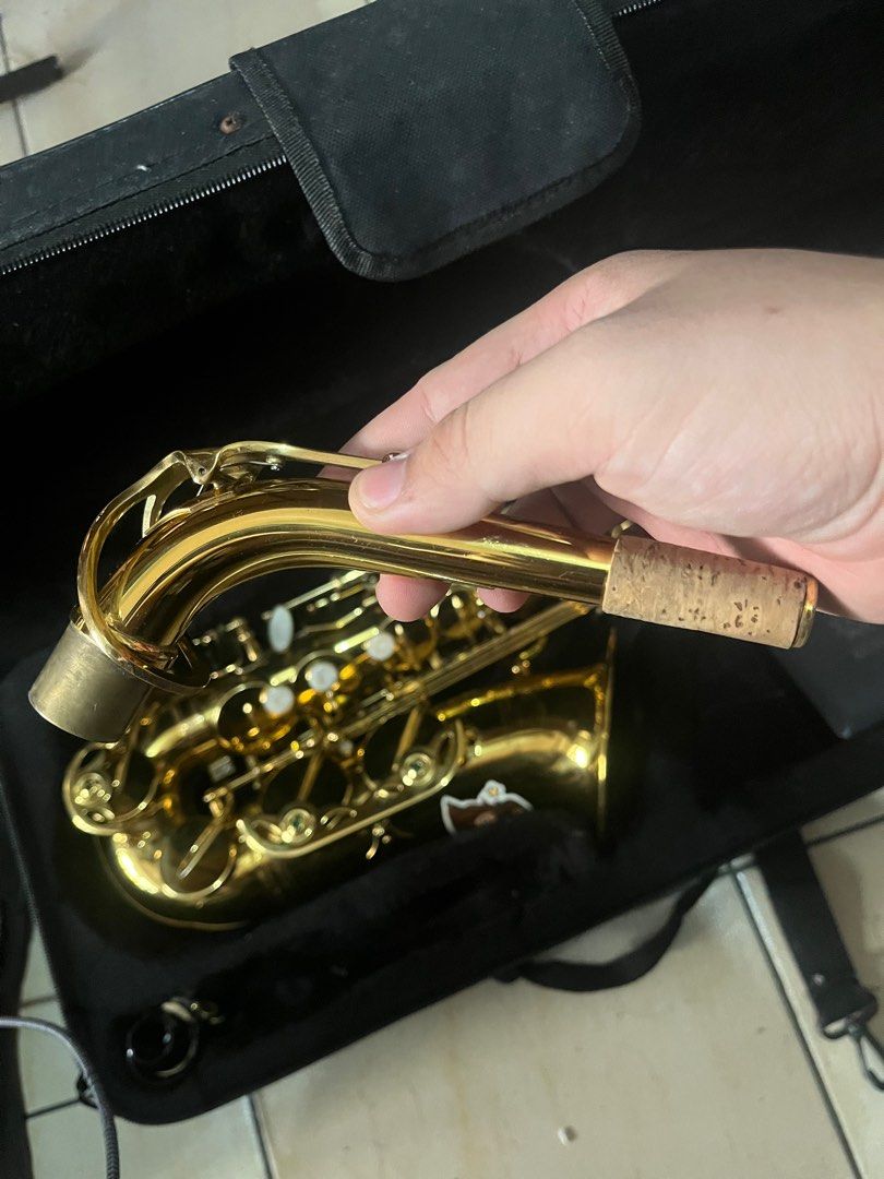 LAIIMAN Alto saxophone with one extra reed (Category: Musical Instruments) located in Manila. Submitted by kiro.sovi (Listing ID 1412154232, Image 3). Description: Includes one case and an extra reed.